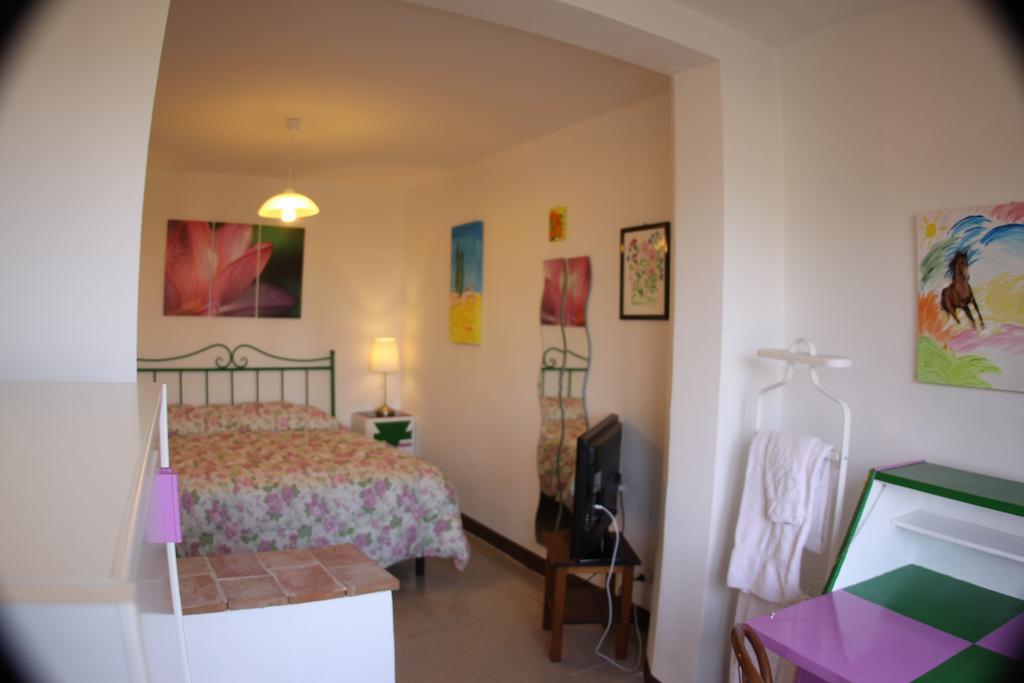 לינה וארוחת בוקר סיינה Casa Di Osio חדר תמונה